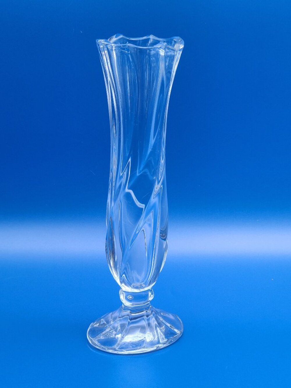 Gorham Vintage Lead Crystal Tulip Swirl Bud Vase 8" High